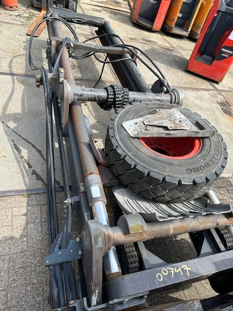 LINDE H80D-03/900 CABIN   NO FORK CARIDGE NO FORKS - 柴油叉车:图4 LINDE H80D-03/900 CABIN   NO FORK CARIDGE NO FORKS - 柴油叉车:图4