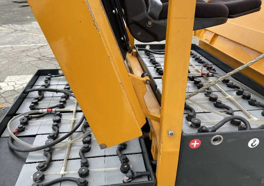 Montini 4000 AE (1000 ore di lavoro) - 电动叉车:图4 Montini 4000 AE (1000 ore di lavoro) - 电动叉车:图4