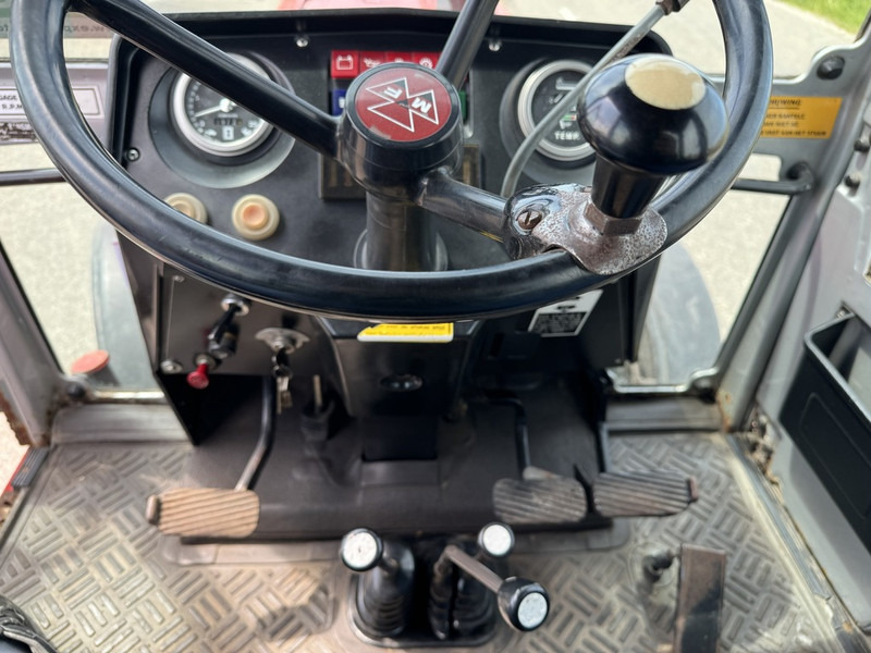 拖拉机 Massey Ferguson 675：图6