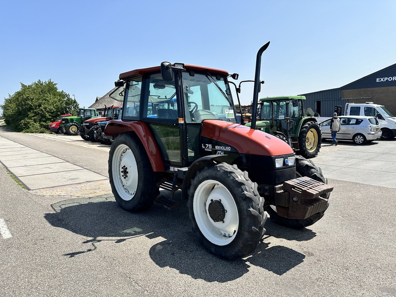 New Holland L 75 - 拖拉机:图5 New Holland L 75 - 拖拉机:图5
