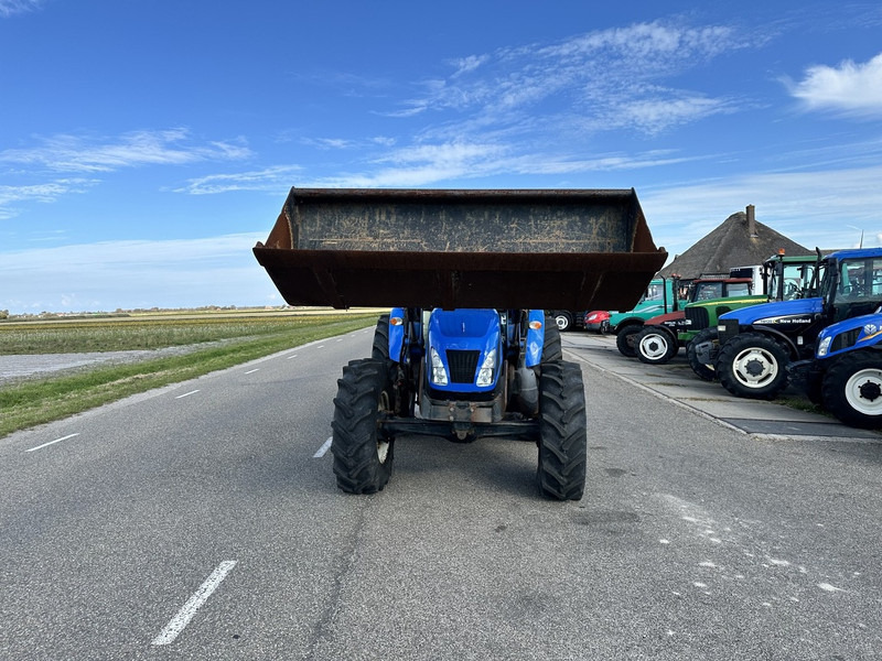 New Holland TD5.100 - 拖拉机:图3 New Holland TD5.100 - 拖拉机:图3