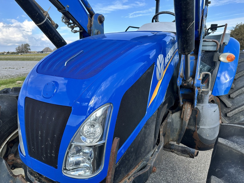 New Holland TD5.100 - 拖拉机:图2 New Holland TD5.100 - 拖拉机:图2