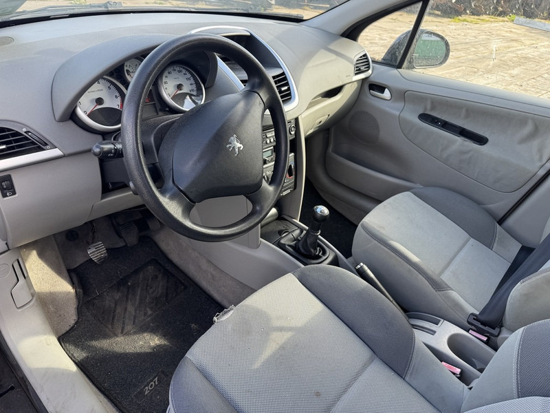 Peugeot 207 - 汽车:图3 Peugeot 207 - 汽车:图3