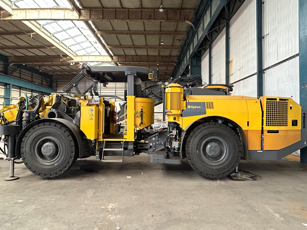 Atlas Copco (Epiroc) Boltec EC - 定向钻孔机:图1 Atlas Copco (Epiroc) Boltec EC - 定向钻孔机:图1