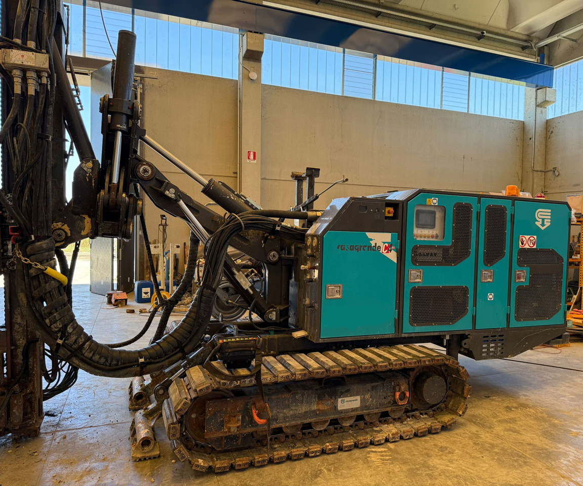 Casagrande C4 XP-2 - 打桩机:图1 Casagrande C4 XP-2 - 打桩机:图1