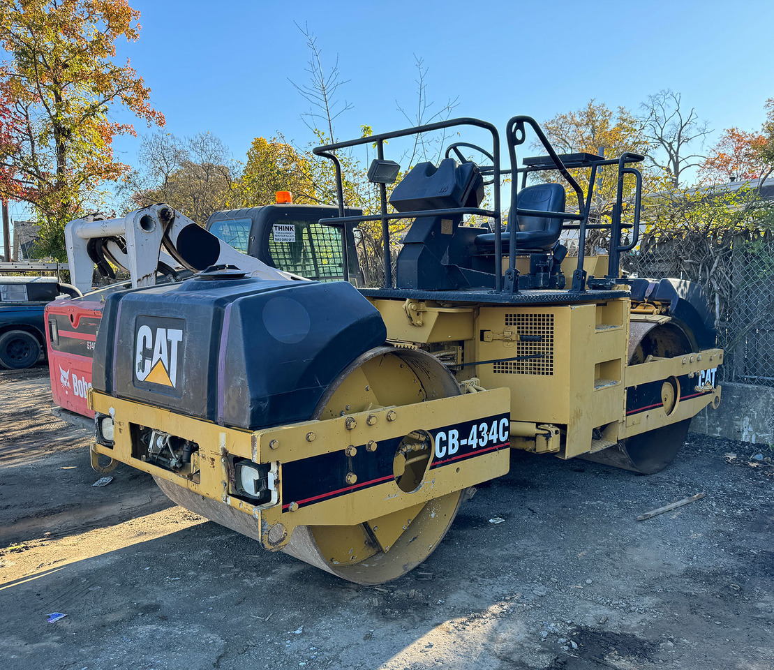 Caterpillar CB-434C - 压路机:图2 Caterpillar CB-434C - 压路机:图2
