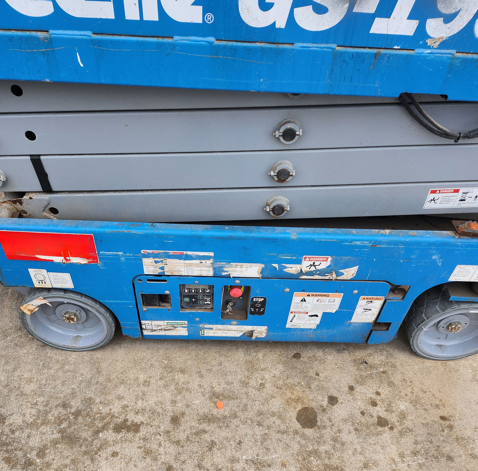 Genie GS-1930 - 伸缩臂轮式装载机:图4 Genie GS-1930 - 伸缩臂轮式装载机:图4