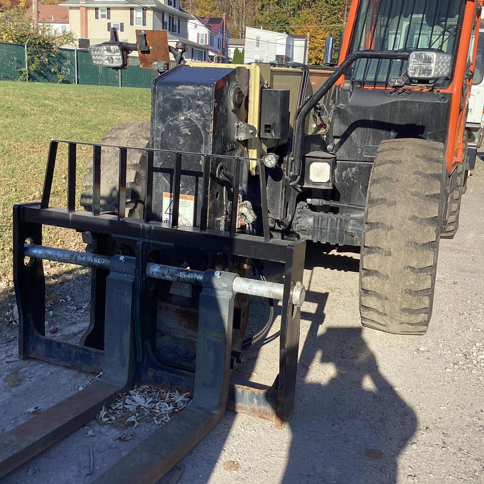 JLG 1732 - 伸缩臂轮式装载机:图4 JLG 1732 - 伸缩臂轮式装载机:图4