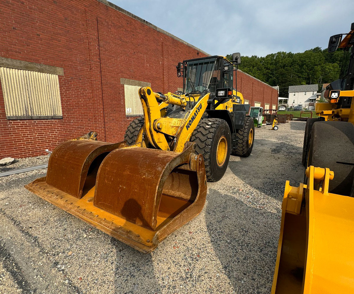 Komatsu WA320-8 - 轮式装载机:图1 Komatsu WA320-8 - 轮式装载机:图1