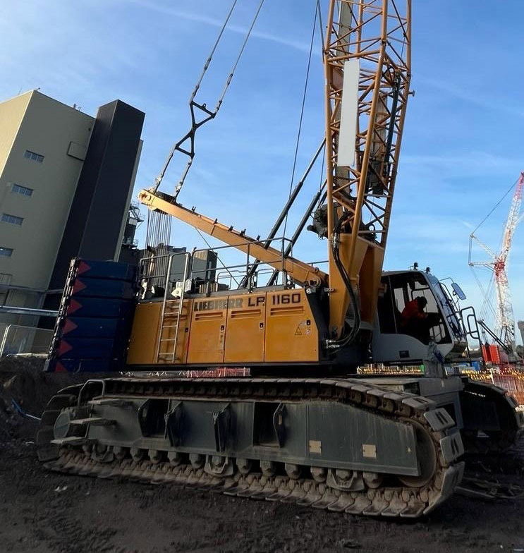 Liebherr LR 1160 - 履带式起重机:图1 Liebherr LR 1160 - 履带式起重机:图1