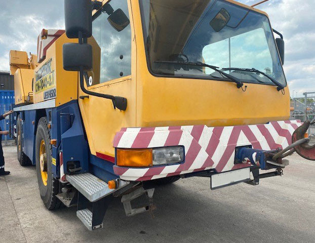 Liebherr LTM 1040-2.1 - 移动式起重机:图3 Liebherr LTM 1040-2.1 - 移动式起重机:图3