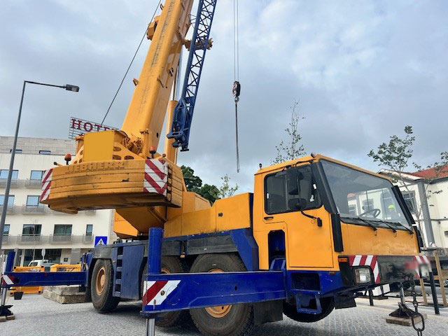 Liebherr LTM 1050-1 - 移动式起重机:图2 Liebherr LTM 1050-1 - 移动式起重机:图2