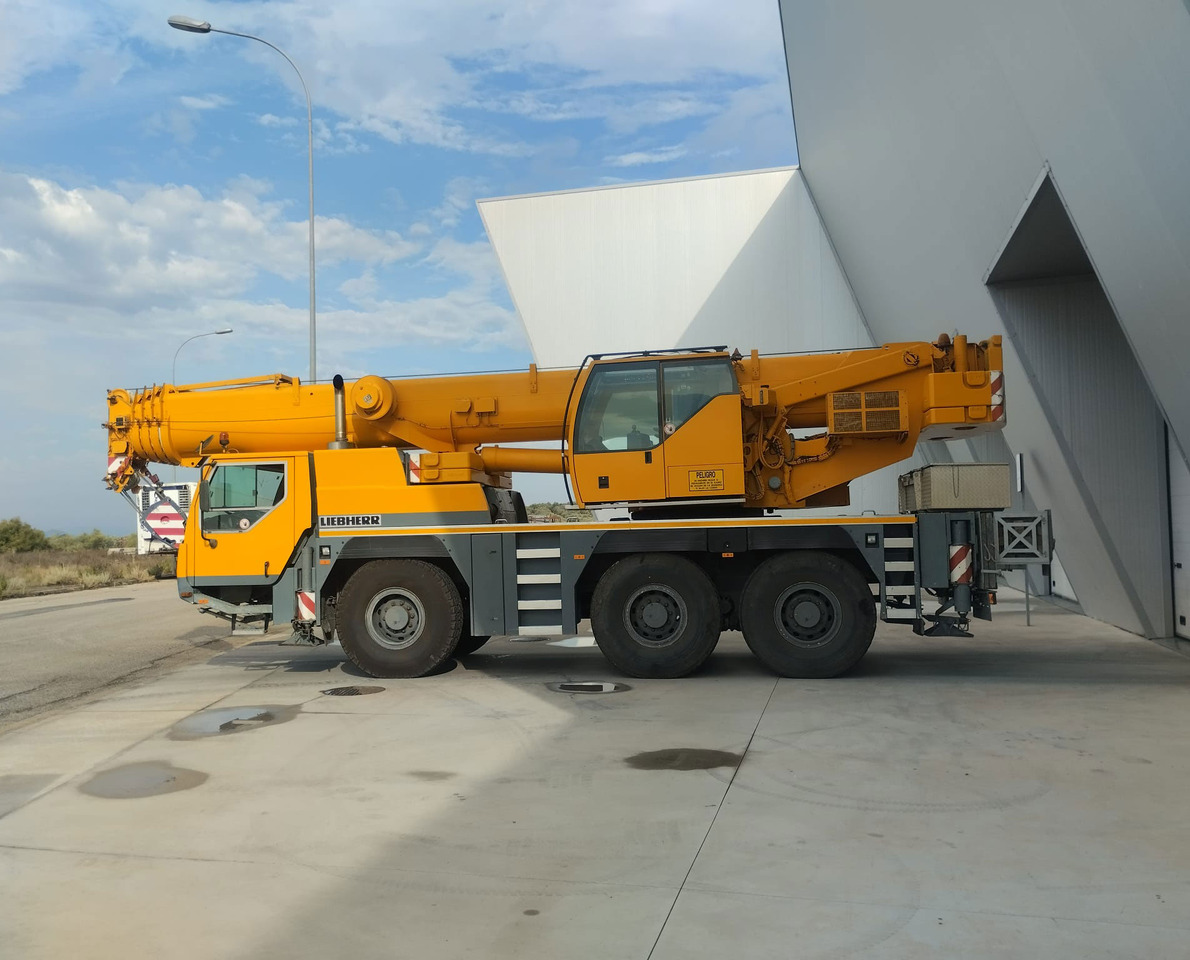 Liebherr LTM 1055-3.1 - 移动式起重机:图3 Liebherr LTM 1055-3.1 - 移动式起重机:图3