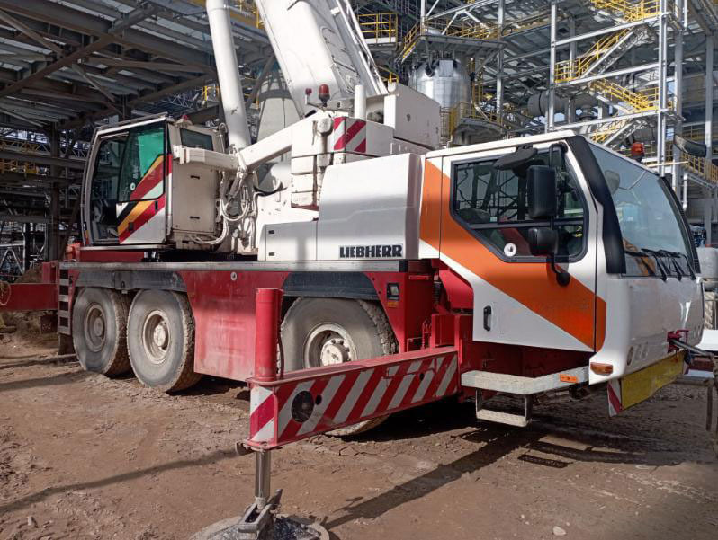 Liebherr LTM 1055-3.2 - 移动式起重机:图2 Liebherr LTM 1055-3.2 - 移动式起重机:图2