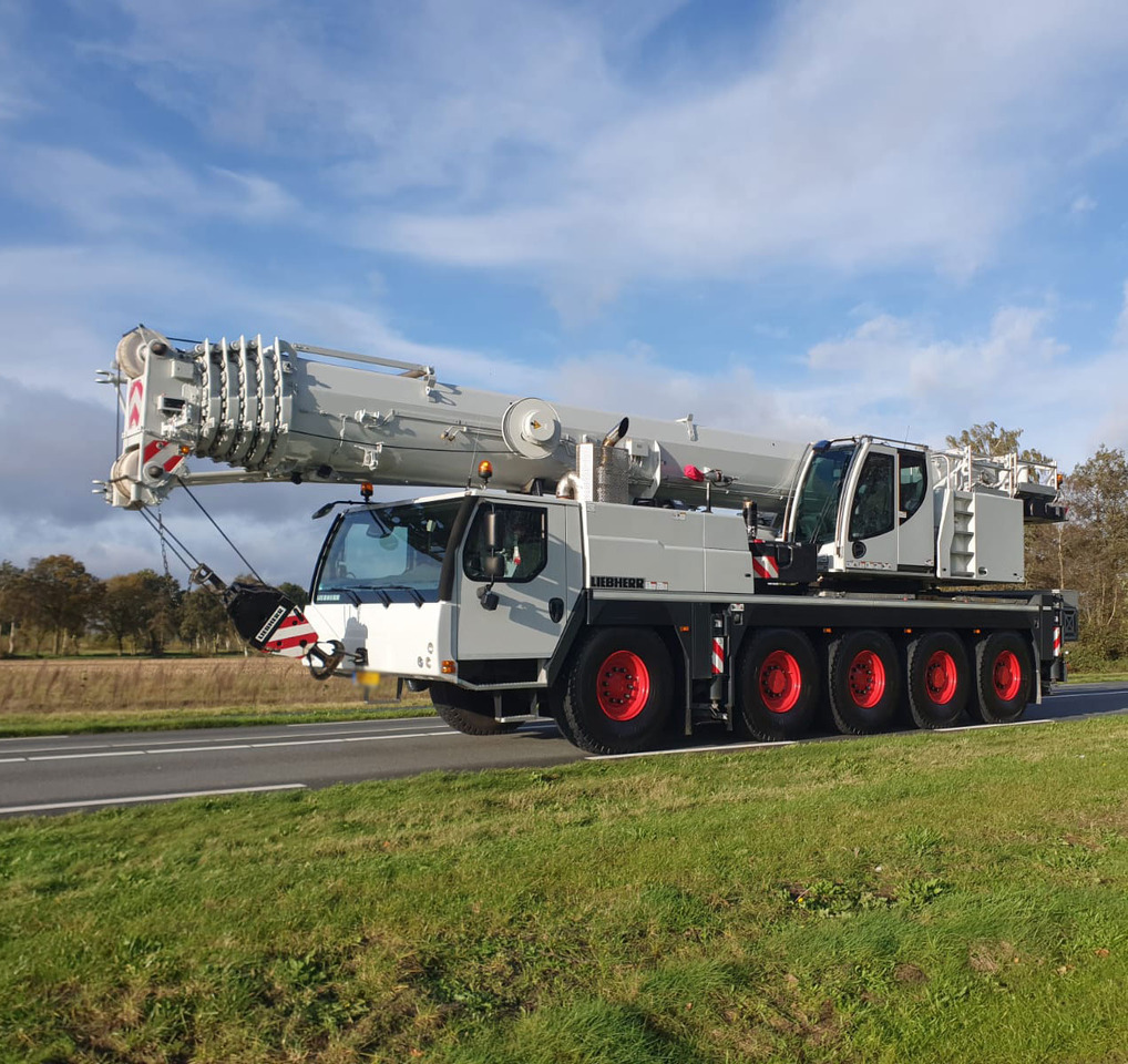 Liebherr LTM 1095-5.1 - 移动式起重机:图1 Liebherr LTM 1095-5.1 - 移动式起重机:图1