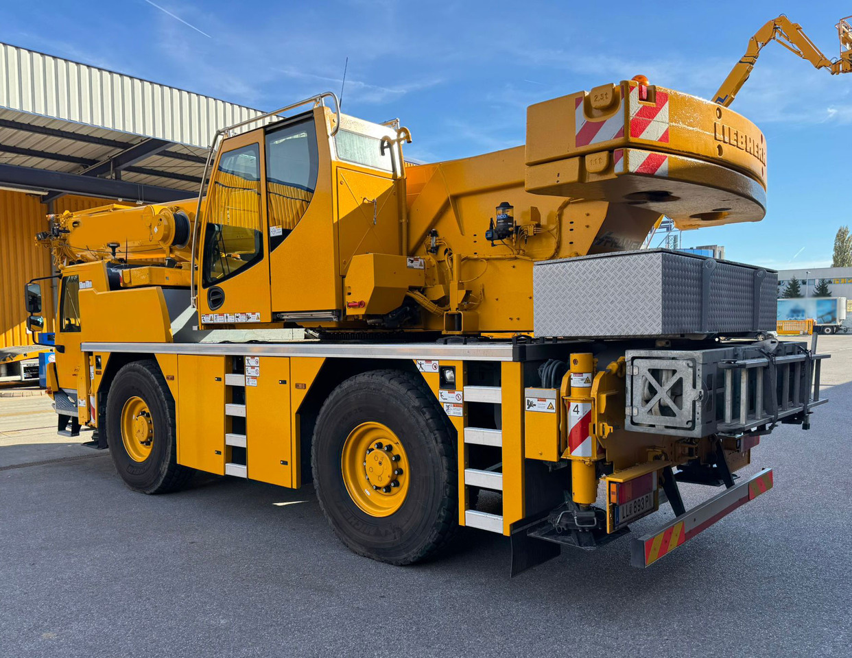Liebherr LTM1030-2.1 - 移动式起重机:图4 Liebherr LTM1030-2.1 - 移动式起重机:图4