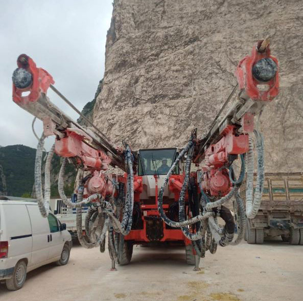 Sandvik DT820-SC - 定向钻孔机:图5 Sandvik DT820-SC - 定向钻孔机:图5