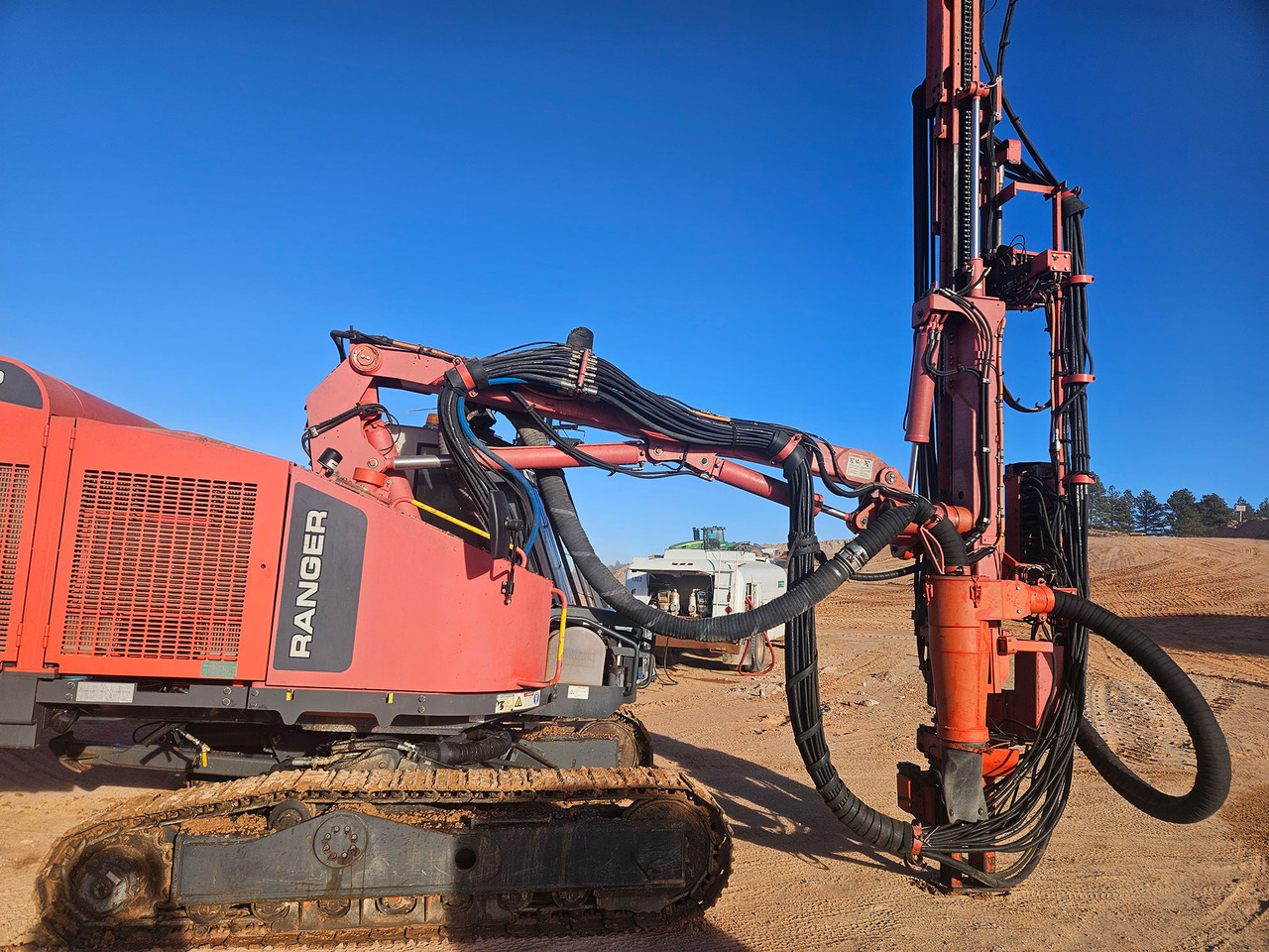 Sandvik DX800 - 钻机:图5 Sandvik DX800 - 钻机:图5