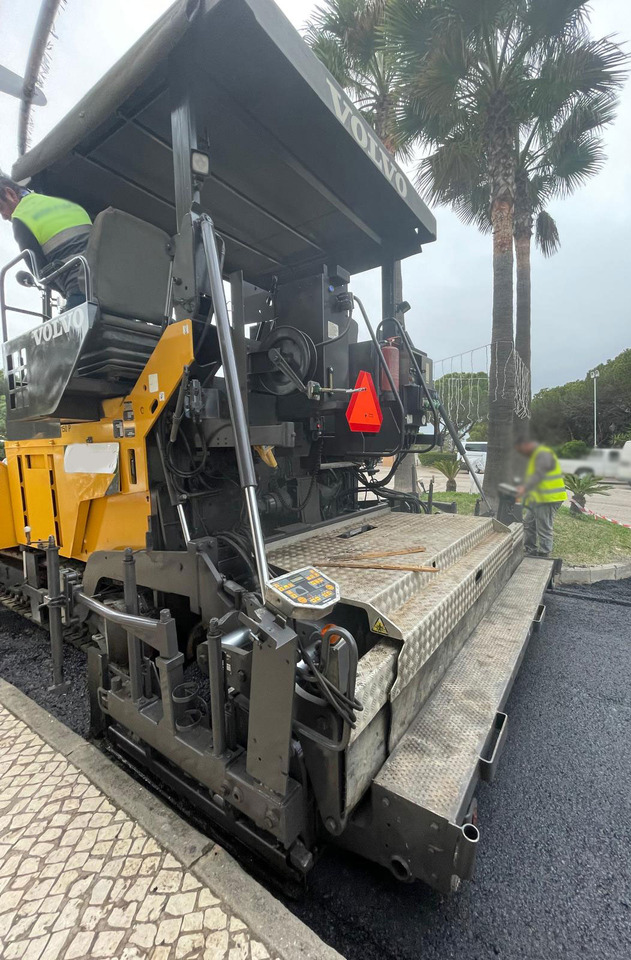Volvo ABG 8820B - 沥青铺路机:图4 Volvo ABG 8820B - 沥青铺路机:图4