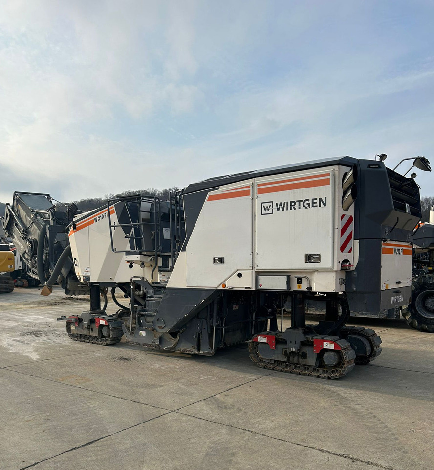 Wirtgen W 210 FI - 沥青铺路机:图4 Wirtgen W 210 FI - 沥青铺路机:图4