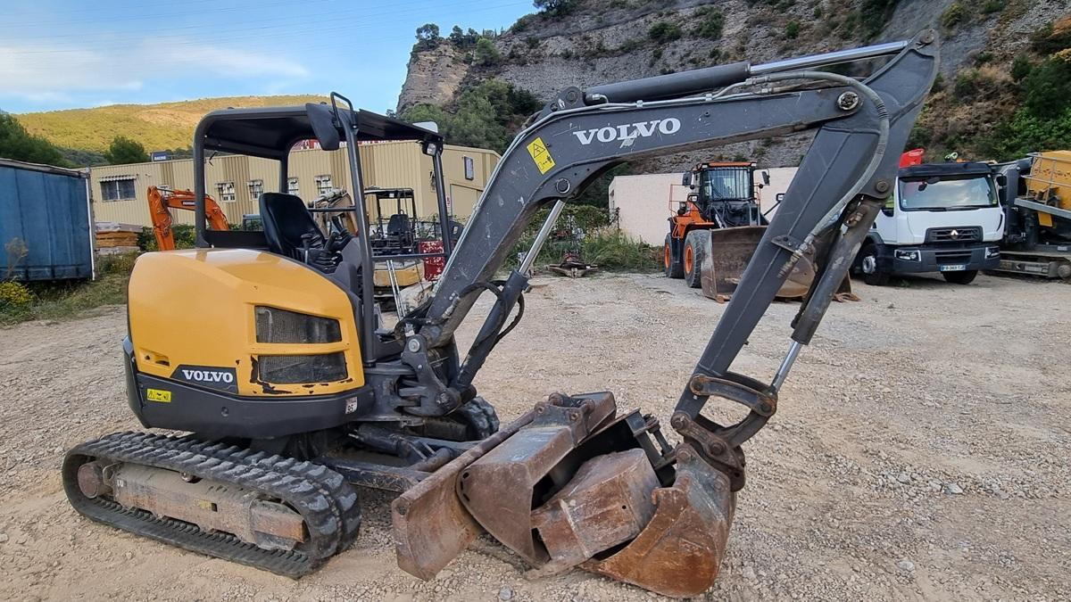 Volvo ECR35D - 小型挖掘机:图3 Volvo ECR35D - 小型挖掘机:图3