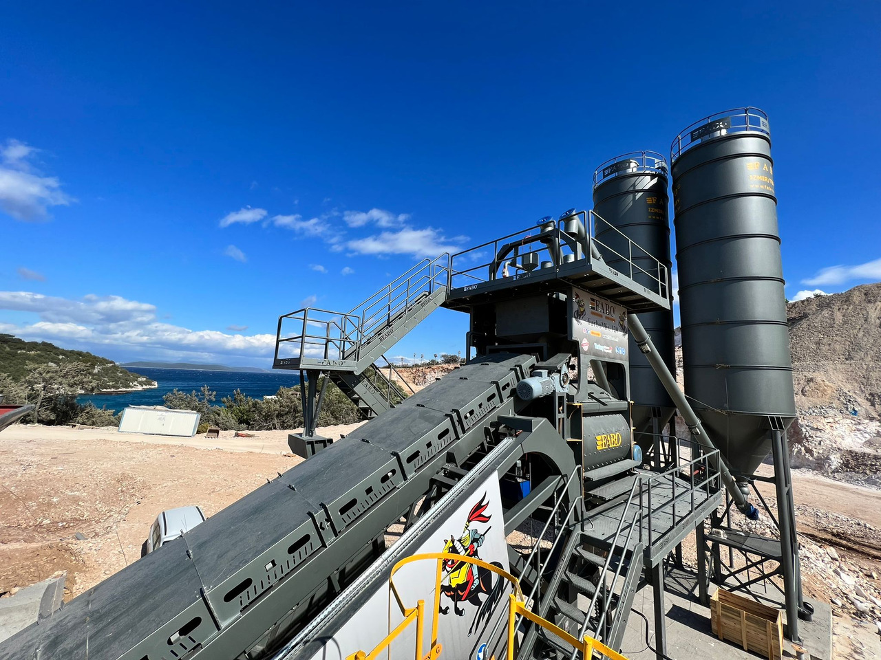 FABO mobile concrete batching plant - 混凝土厂:图4 FABO mobile concrete batching plant - 混凝土厂:图4