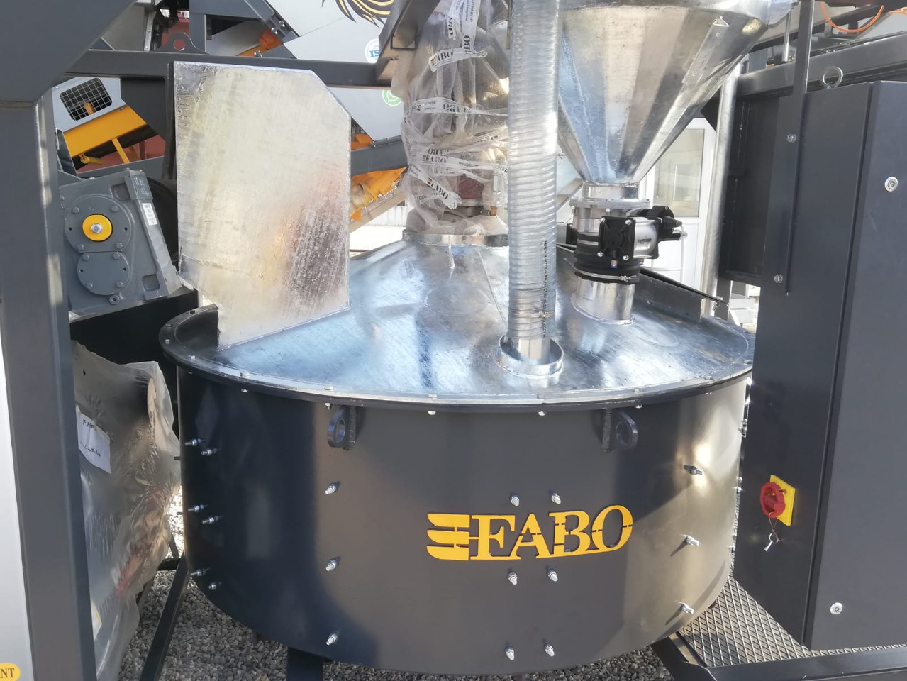 FABO mobile concrete batching plant - 混凝土厂:图5 FABO mobile concrete batching plant - 混凝土厂:图5