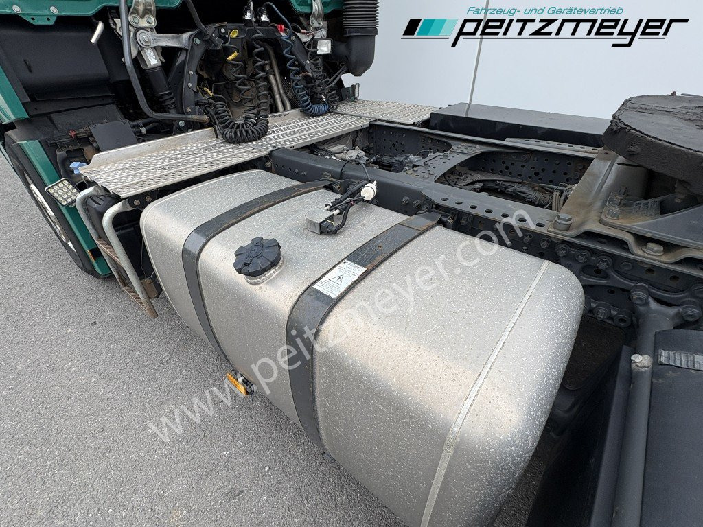 牵引车 MERCEDES-BENZ Actros 1852 LS, 6 Zyl. 15,6 l Hubraum Turbocompound:图27 牵引车 MERCEDES-BENZ Actros 1852 LS, 6 Zyl. 15,6 l Hubraum Turbocompound:图27