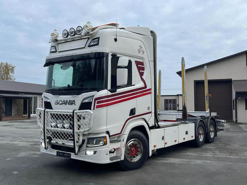 Scania R730 B6X4NB - 木材运输车, 起重车:图1 Scania R730 B6X4NB - 木材运输车, 起重车:图1