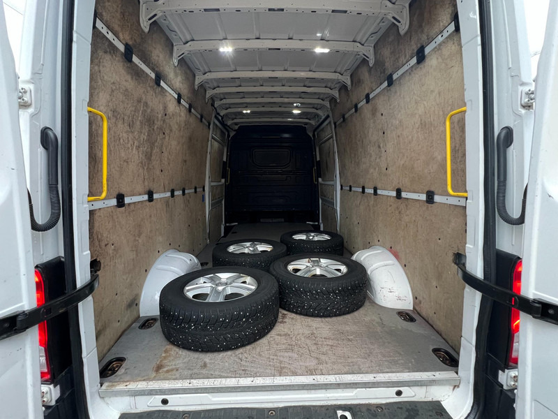 Volkswagen Crafter 4MOTION - 无侧窗厢式货车:图4 Volkswagen Crafter 4MOTION - 无侧窗厢式货车:图4