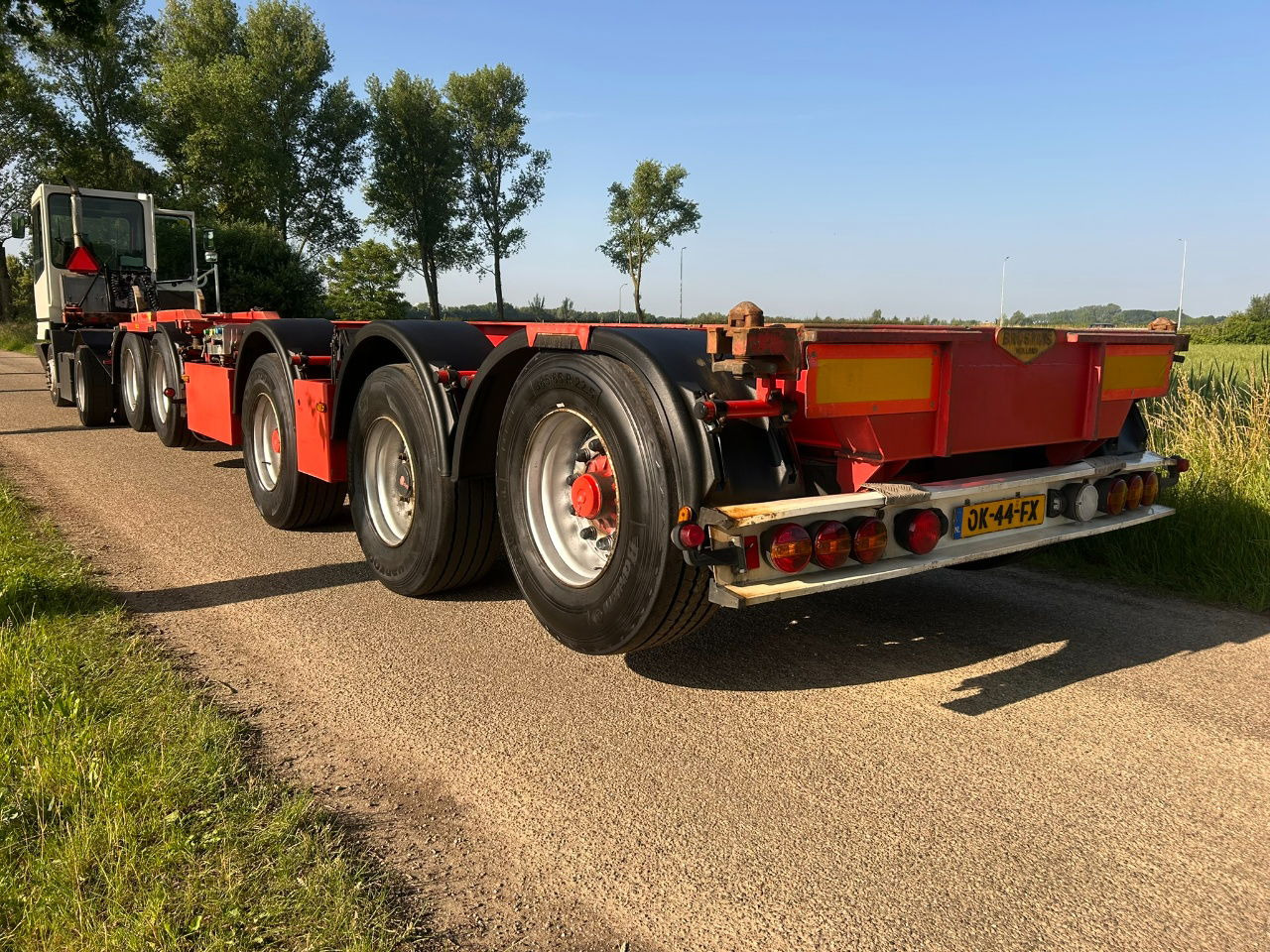Broshuis 2-Connect-5Akcc / 3 x Steering axle / 4 x Lifting axle / tyres 80 / 3 x - 集装箱运输车/ 可拆卸车身的半拖车:图3 Broshuis 2-Connect-5Akcc / 3 x Steering axle / 4 x Lifting axle / tyres 80 / 3 x - 集装箱运输车/ 可拆卸车身的半拖车:图3