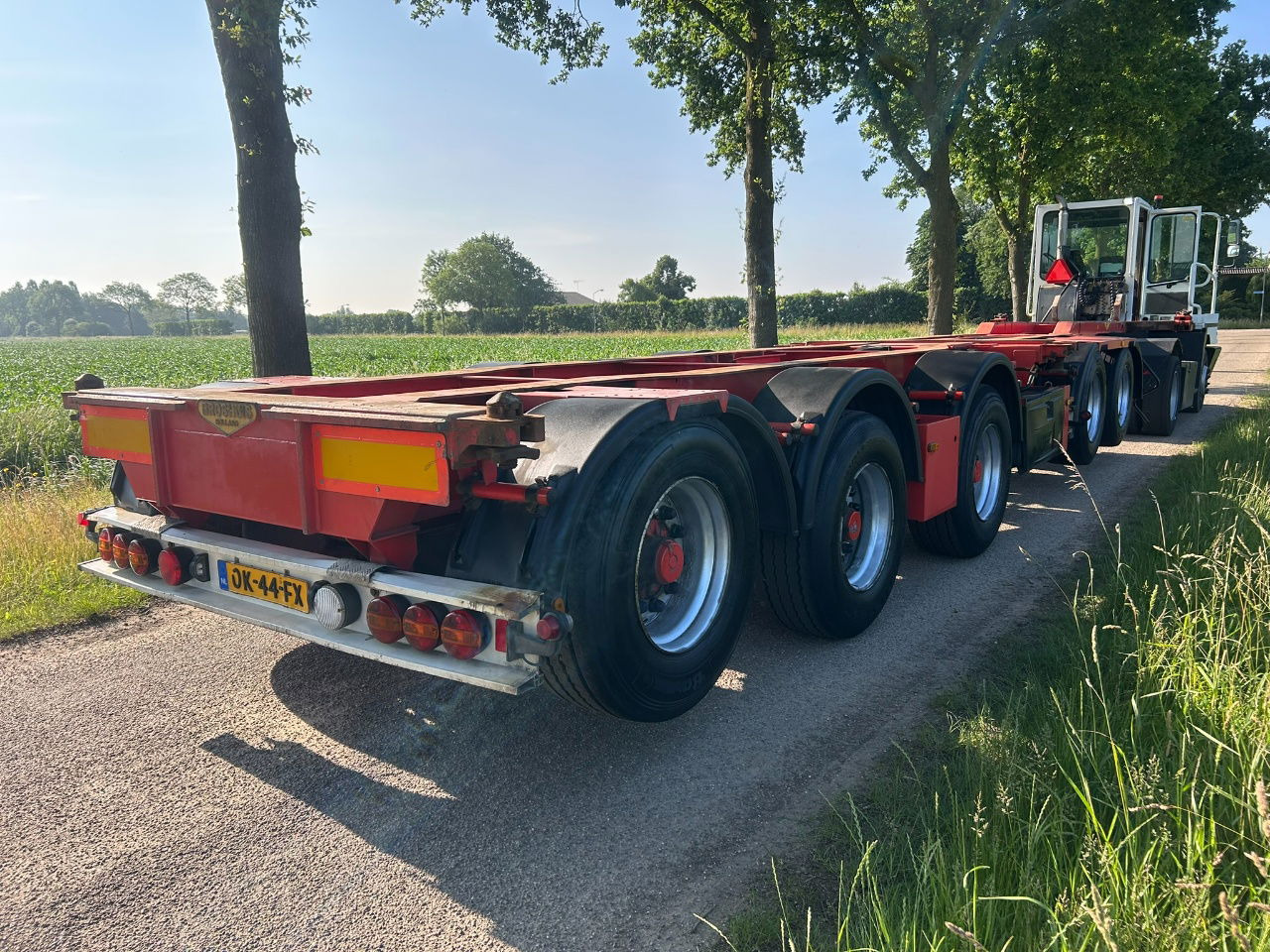 Broshuis 2-Connect-5Akcc / 3 x Steering axle / 4 x Lifting axle / tyres 80 / 3 x - 集装箱运输车/ 可拆卸车身的半拖车:图4 Broshuis 2-Connect-5Akcc / 3 x Steering axle / 4 x Lifting axle / tyres 80 / 3 x - 集装箱运输车/ 可拆卸车身的半拖车:图4