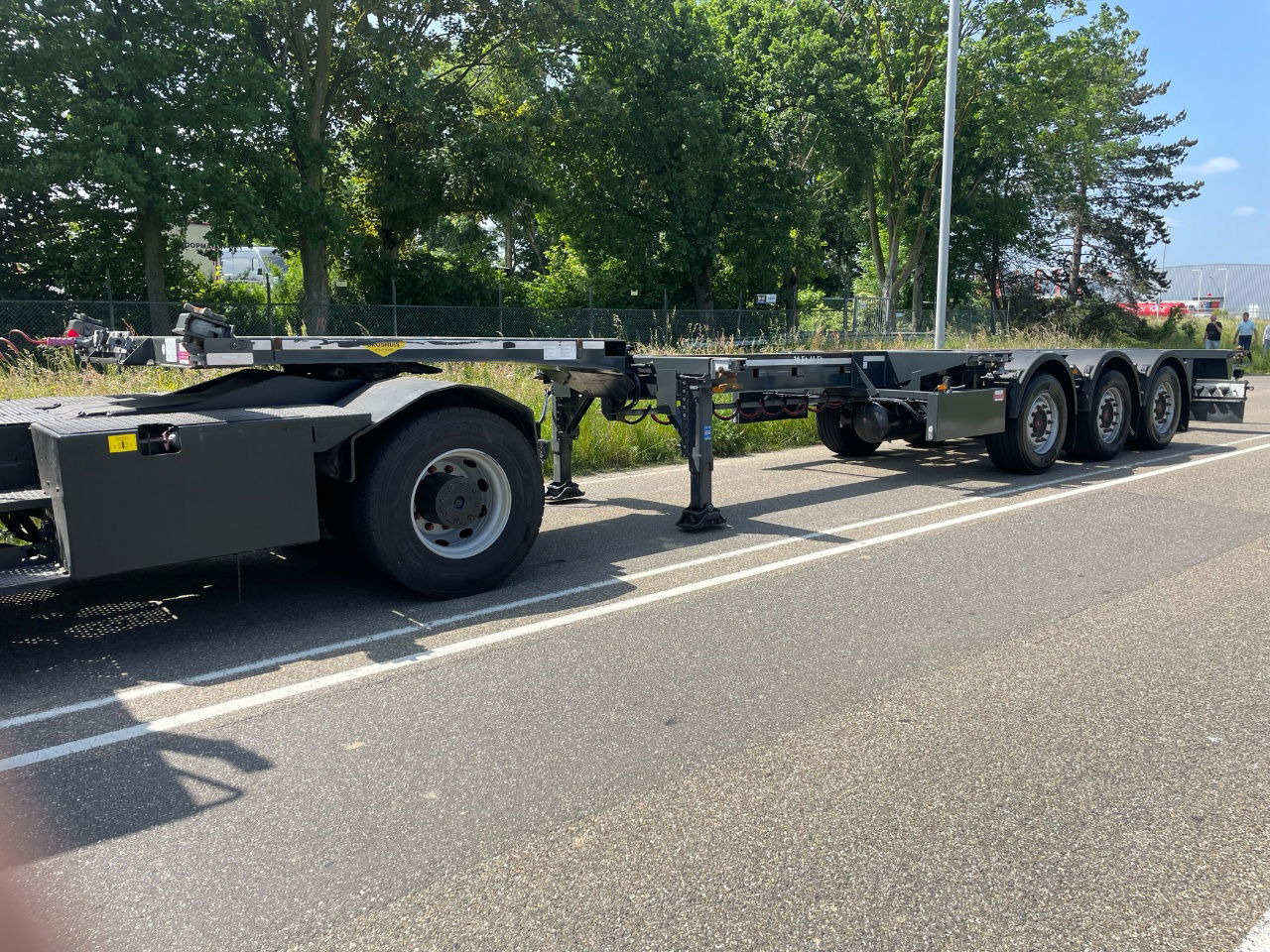 Broshuis Mfcc 20-30-40-45 FT HC / Disc brakes / Lifting axle / led /tuf 4-2026 - 集装箱运输车/ 可拆卸车身的半拖车:图5 Broshuis Mfcc 20-30-40-45 FT HC / Disc brakes / Lifting axle / led /tuf 4-2026 - 集装箱运输车/ 可拆卸车身的半拖车:图5