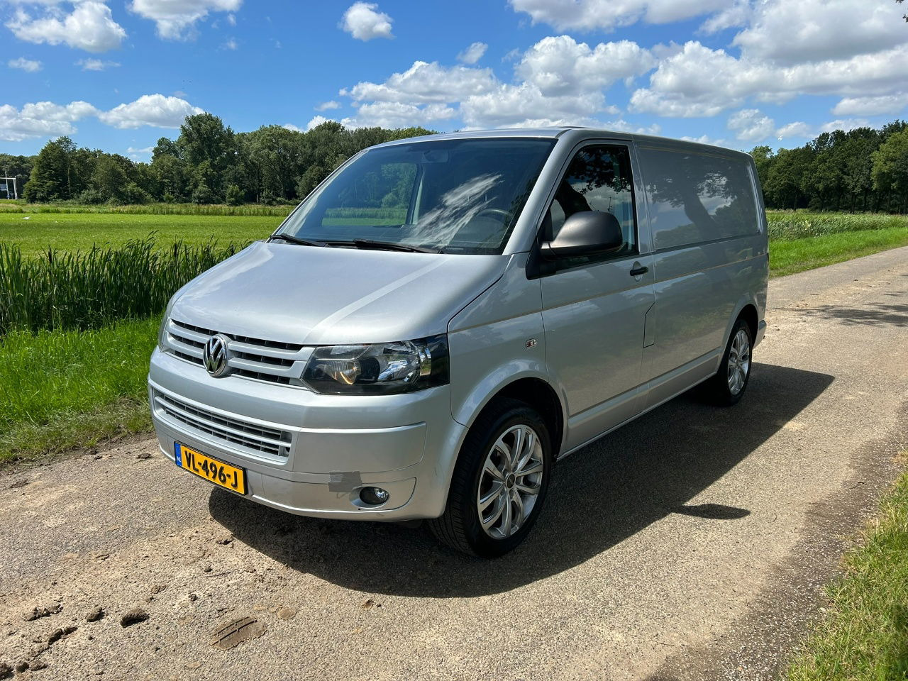 Volkswagen Transporter 2.0 TDI Bleumotion Technology L1 H1 114 PK apk 14-12-2024 Airco NL - 紧凑型面包车:图2 Volkswagen Transporter 2.0 TDI Bleumotion Technology L1 H1 114 PK apk 14-12-2024 Airco NL - 紧凑型面包车:图2