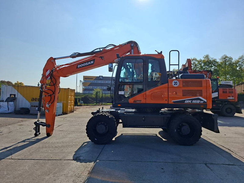 Doosan DX 160 W-7 (EX Demo) - 轮式挖掘机:图1 Doosan DX 160 W-7 (EX Demo) - 轮式挖掘机:图1