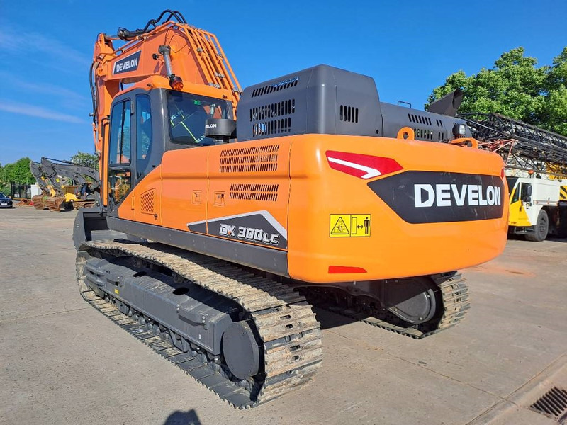 Doosan DX300LC-7M - 履带式挖掘机:图2 Doosan DX300LC-7M - 履带式挖掘机:图2