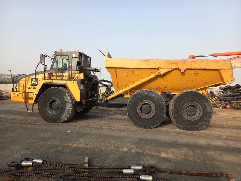 Komatsu HM400-3R (4 pcs available in Abu Dhabi) - 铰接式自卸车:图1 Komatsu HM400-3R (4 pcs available in Abu Dhabi) - 铰接式自卸车:图1