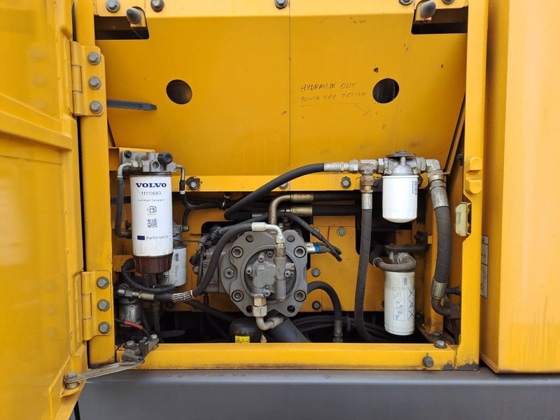 履带式挖掘机 Volvo EC 220 EL (New Undercarriage):图18 履带式挖掘机 Volvo EC 220 EL (New Undercarriage):图18