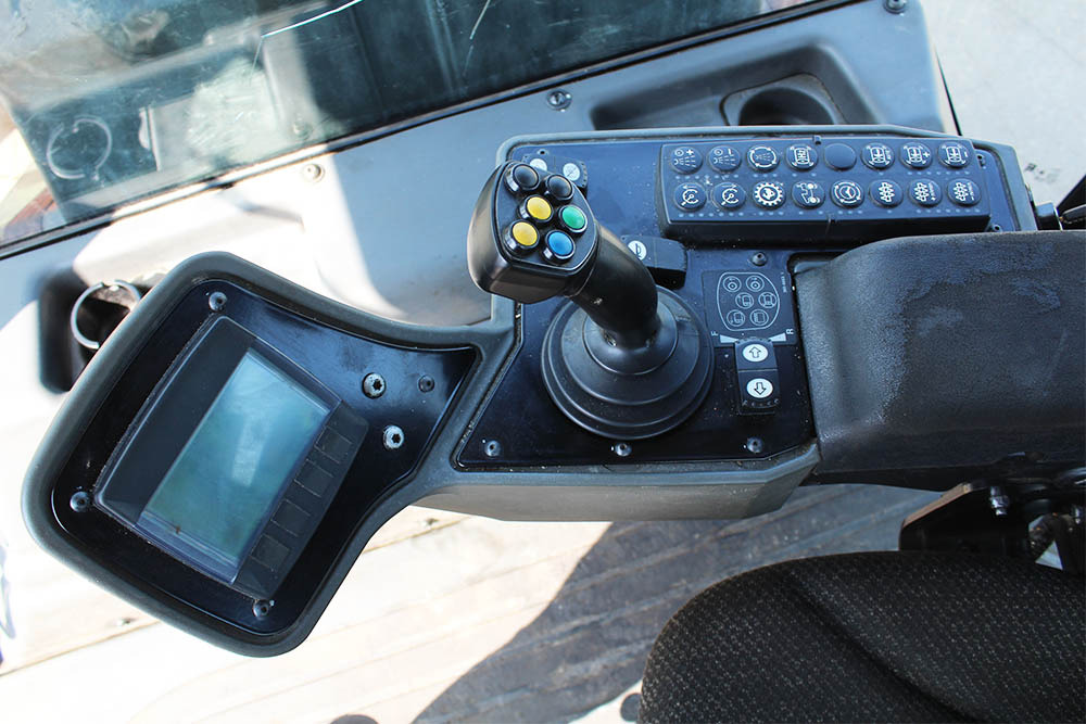 CATERPILLAR CD10 - 压路机:图3 CATERPILLAR CD10 - 压路机:图3