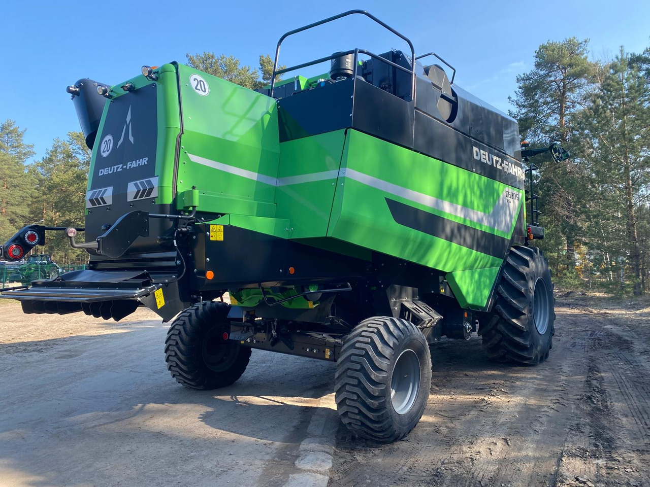 DEUTZ FAHR C6305 TS with DH630R NEW/UNUSED - 收割机:图3 DEUTZ FAHR C6305 TS with DH630R NEW/UNUSED - 收割机:图3