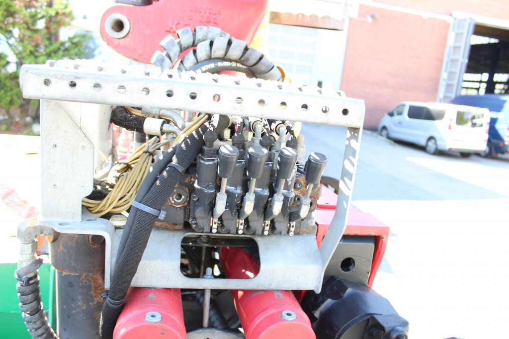 MAN TGX 33.560 D38Motor 6x4 Intarder KESLA-Holzkran - 木材运输车, 起重车:图4 MAN TGX 33.560 D38Motor 6x4 Intarder KESLA-Holzkran - 木材运输车, 起重车:图4