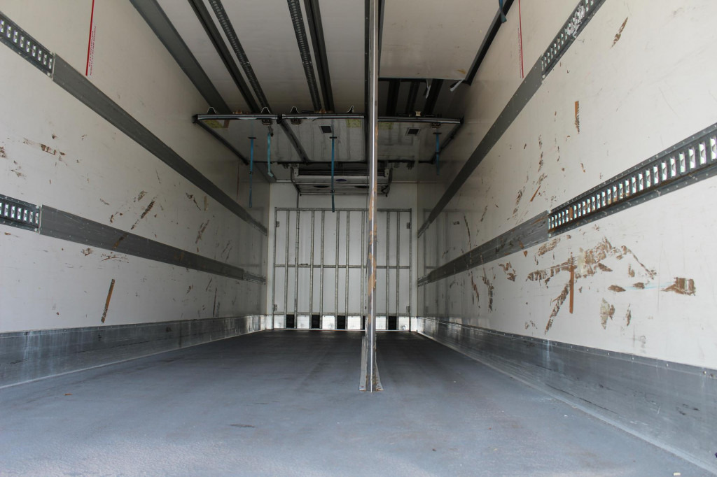 Mercedes-Benz Antos 2536 E6 CS 1250Mt Tri-temp LBW TW ATP - 冷藏车:图3 Mercedes-Benz Antos 2536 E6 CS 1250Mt Tri-temp LBW TW ATP - 冷藏车:图3