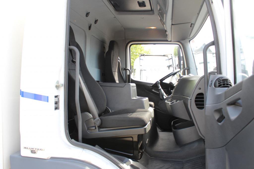 Mercedes-Benz Atego 1221 E6 Koffer Klima LDW Schalter LBW - 厢式卡车:图4 Mercedes-Benz Atego 1221 E6 Koffer Klima LDW Schalter LBW - 厢式卡车:图4