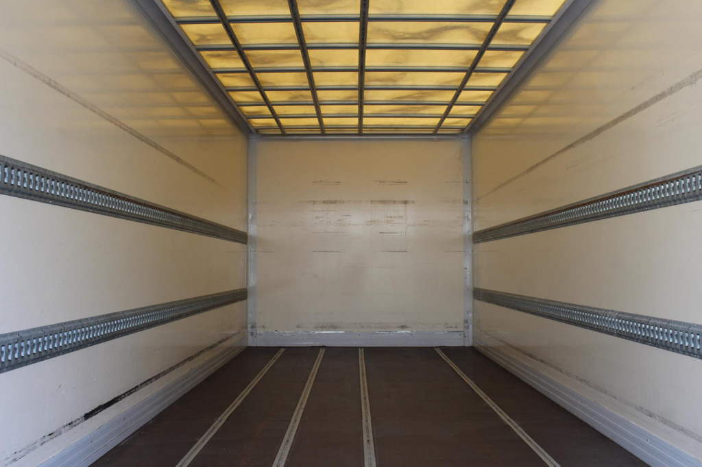 Mercedes-Benz Atego 1221 E6 Koffer Klima LDW Schalter LBW - 卡车:图2 Mercedes-Benz Atego 1221 E6 Koffer Klima LDW Schalter LBW - 卡车:图2