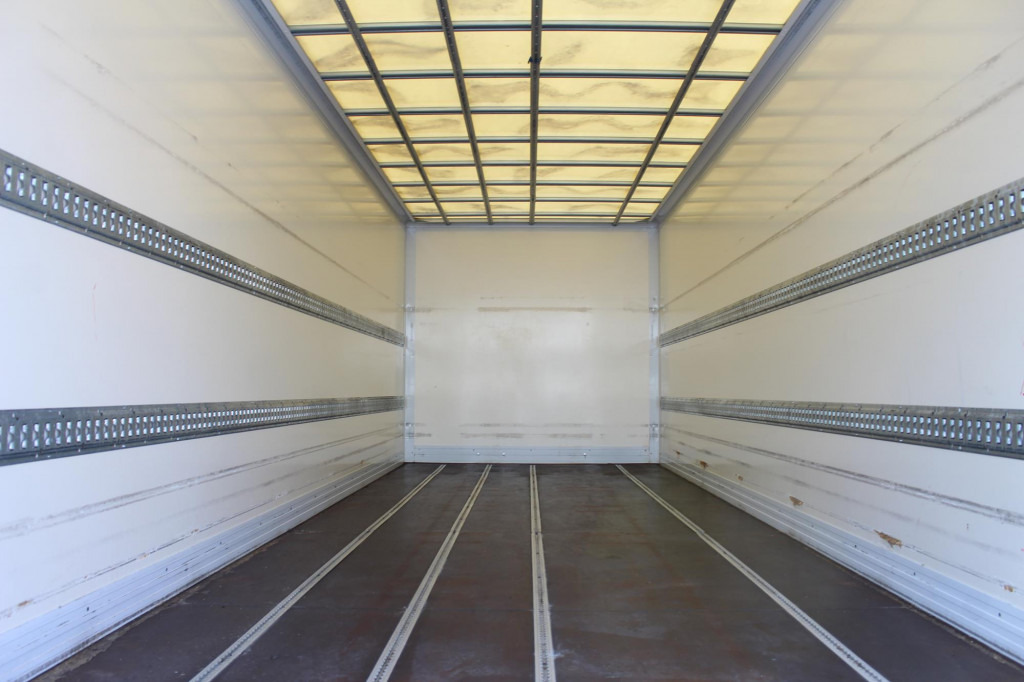 Mercedes-Benz Atego 1221 E6 Koffer Klima LDW Schalter LBW - 厢式卡车:图2 Mercedes-Benz Atego 1221 E6 Koffer Klima LDW Schalter LBW - 厢式卡车:图2