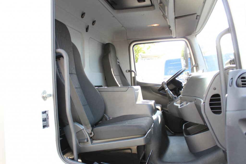 Mercedes-Benz Atego 818 E6 Koffer 6m Klima LDW Schalter LBW - 厢式货车:图3 Mercedes-Benz Atego 818 E6 Koffer 6m Klima LDW Schalter LBW - 厢式货车:图3
