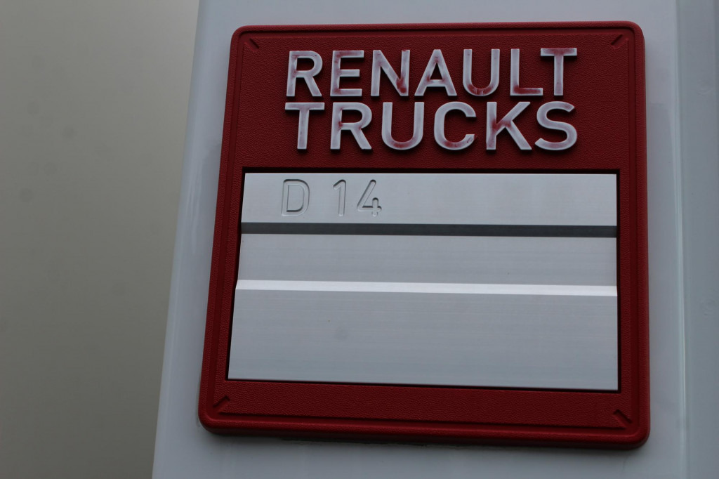 Renault D14 220E6   Laderbordwand   nur 185 Tkm   Klima - 厢式卡车:图5 Renault D14 220E6   Laderbordwand   nur 185 Tkm   Klima - 厢式卡车:图5