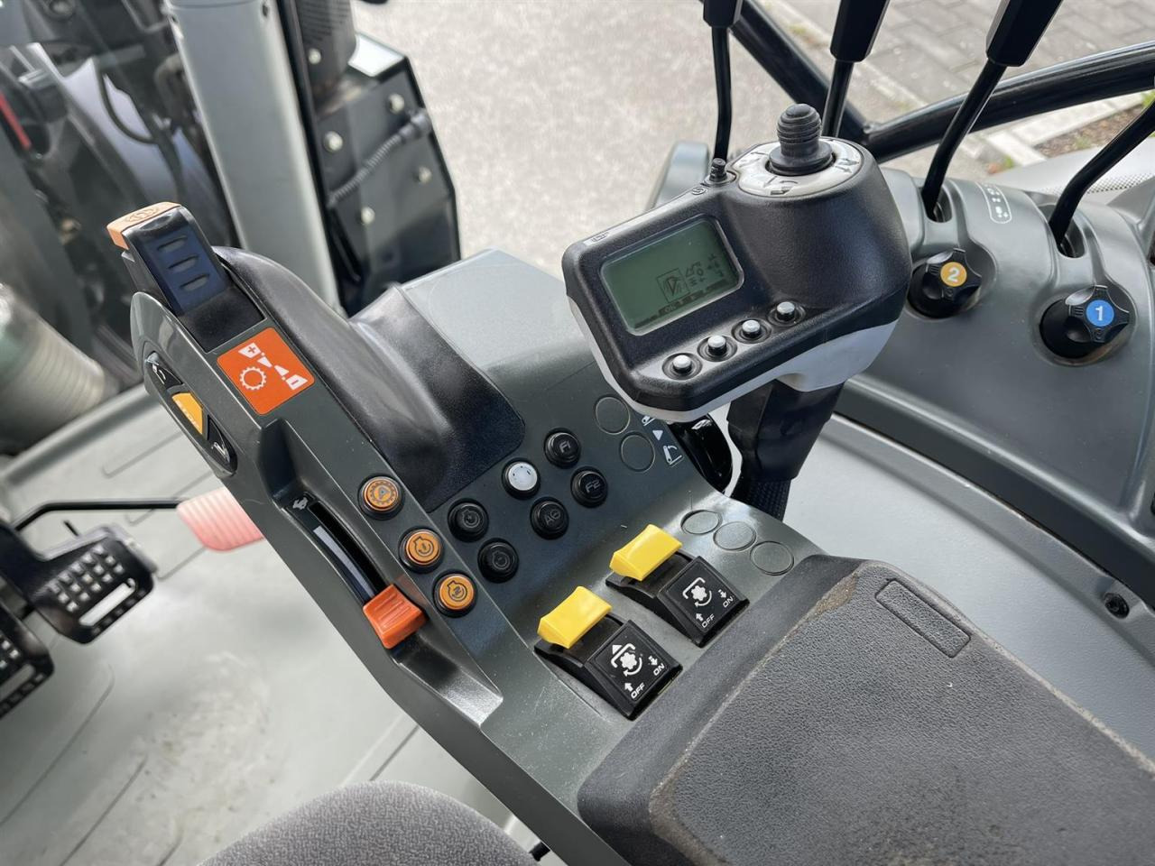 拖拉机 CLAAS Arion 530 CIS mit Frontlader, FKH und FZW：图16