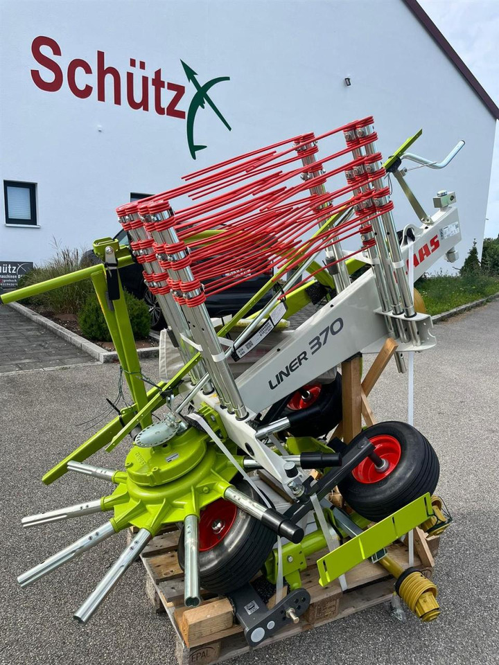 CLAAS Liner 370 Tandem / NEU und UNBENUTZT / Baujahr 202 - 翻草机/ 搂草机:图2 CLAAS Liner 370 Tandem / NEU und UNBENUTZT / Baujahr 202 - 翻草机/ 搂草机:图2
