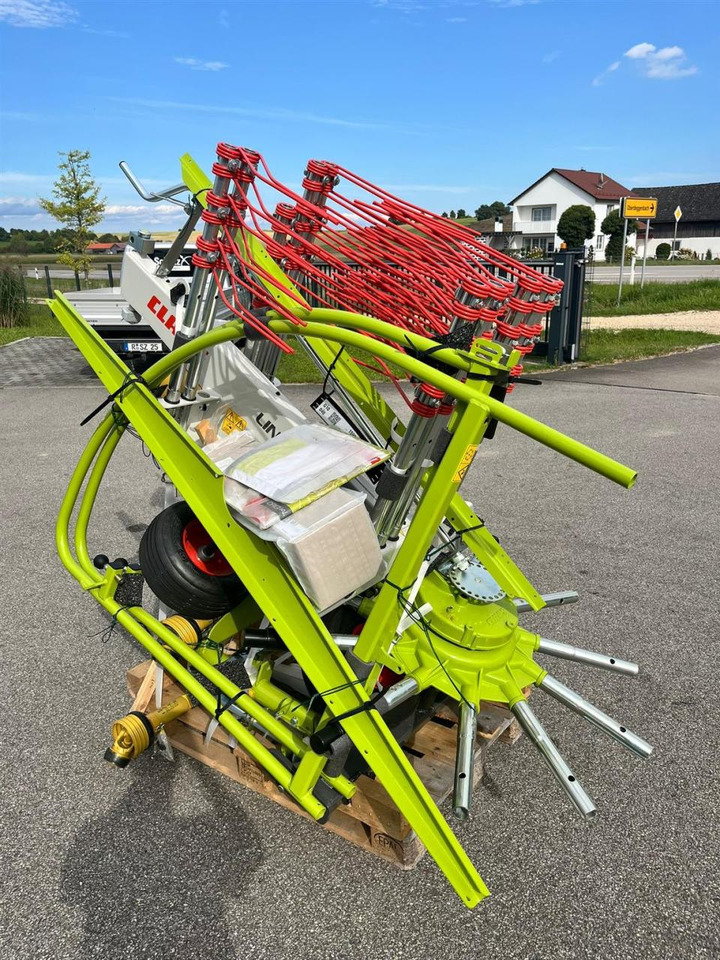 CLAAS Liner 370 Tandem / NEU und UNBENUTZT / Baujahr 202 - 翻草机/ 搂草机:图4 CLAAS Liner 370 Tandem / NEU und UNBENUTZT / Baujahr 202 - 翻草机/ 搂草机:图4